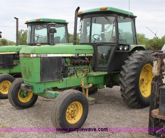 image for item 6840 John Deere 2955 tractor