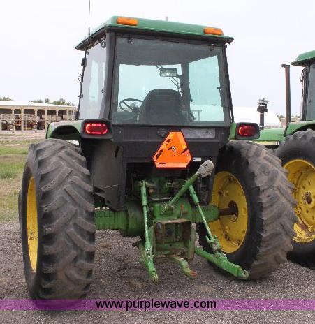 image for item 6840 John Deere 2955 tractor