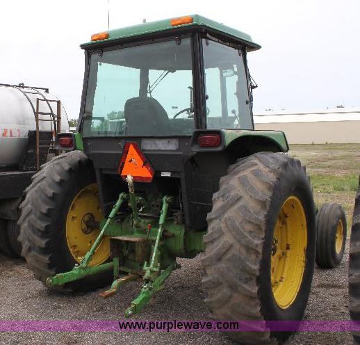 image for item 6840 John Deere 2955 tractor