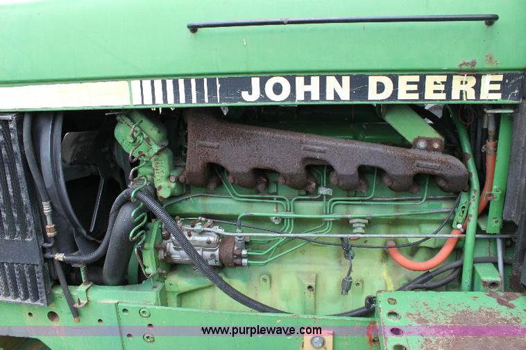 image for item 6840 John Deere 2955 tractor