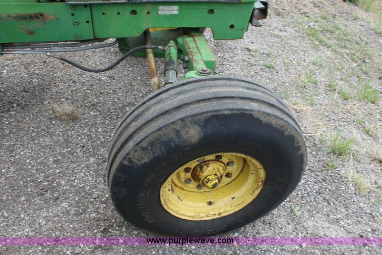 image for item 6840 John Deere 2955 tractor