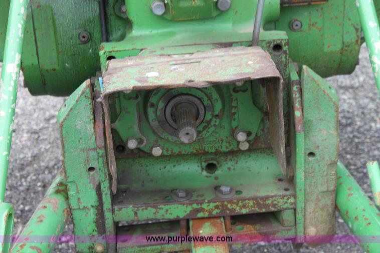 image for item 6840 John Deere 2955 tractor