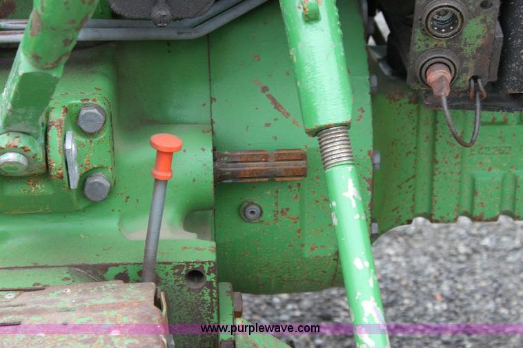 image for item 6840 John Deere 2955 tractor