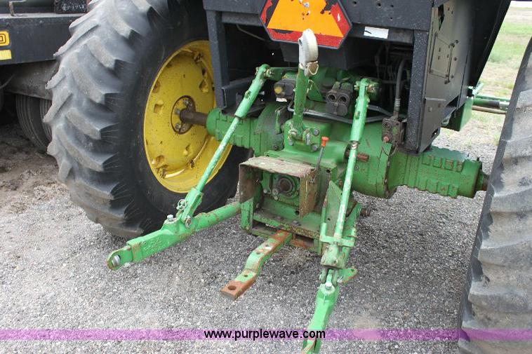image for item 6840 John Deere 2955 tractor