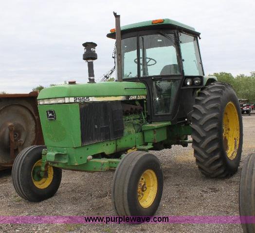 image for item 6841 John Deere 2955 tractor