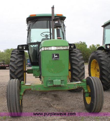 image for item 6841 John Deere 2955 tractor