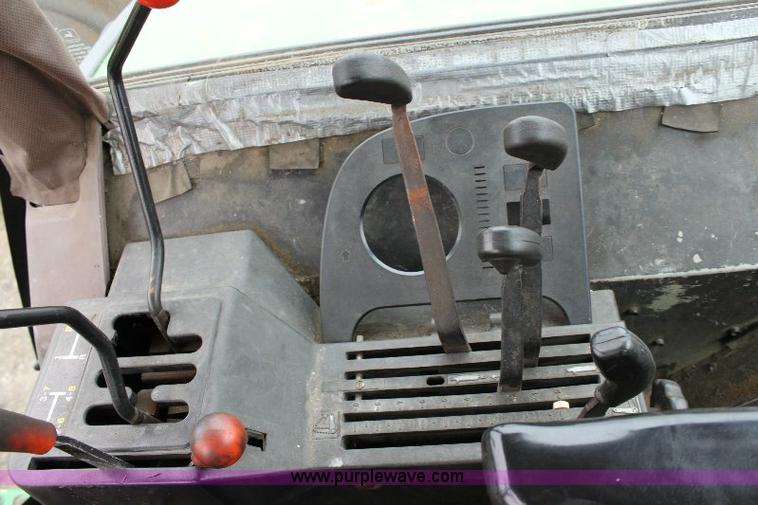 image for item 6841 John Deere 2955 tractor