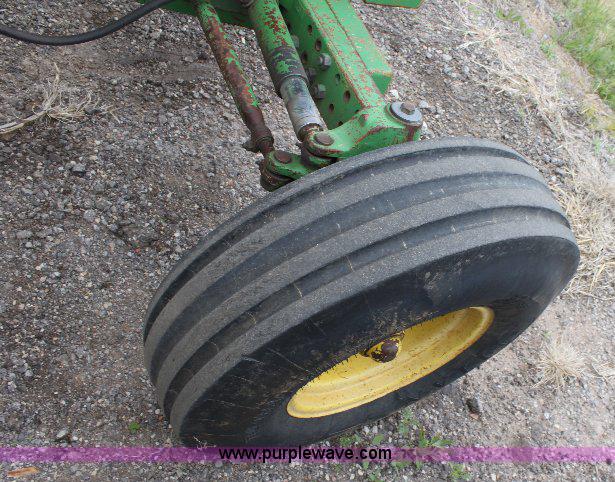 image for item 6841 John Deere 2955 tractor