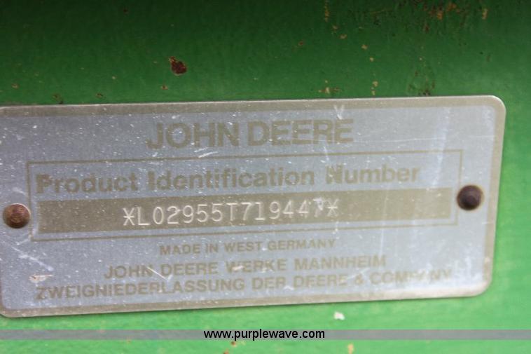 image for item 6841 John Deere 2955 tractor