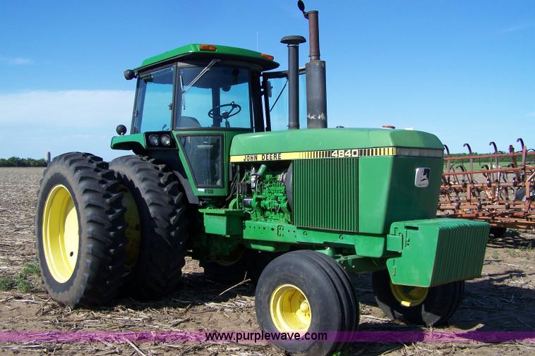 image for item 7285 1982 John Deere 4840 tractor