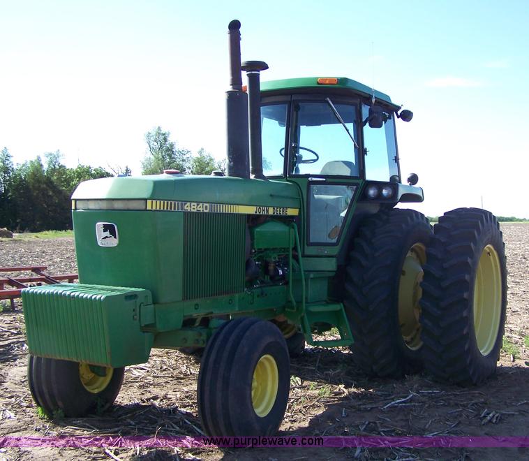 image for item 7285 1982 John Deere 4840 tractor