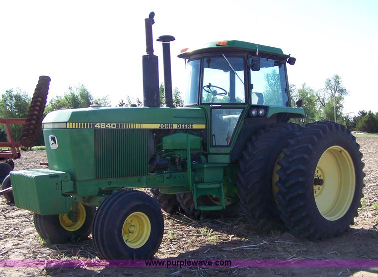 image for item 7285 1982 John Deere 4840 tractor