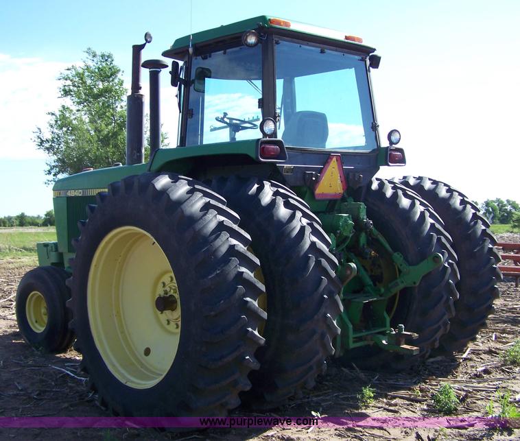 image for item 7285 1982 John Deere 4840 tractor
