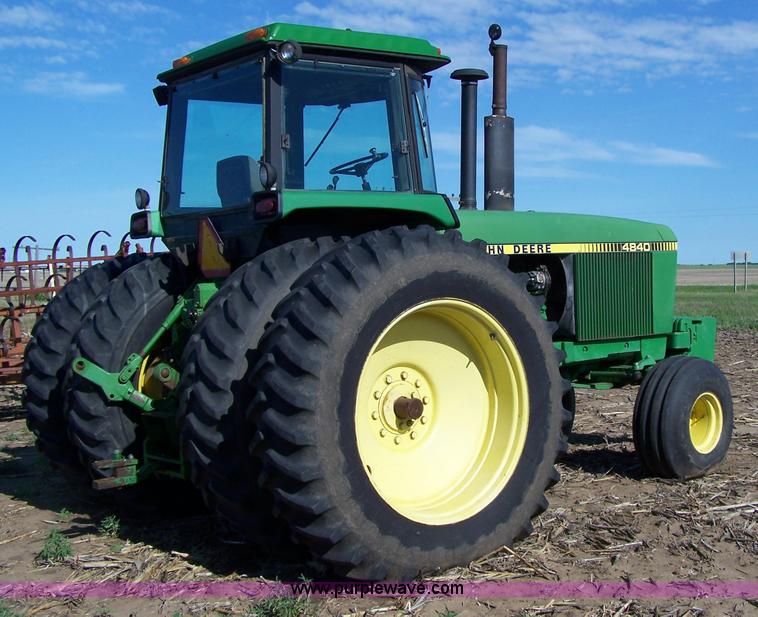 image for item 7285 1982 John Deere 4840 tractor
