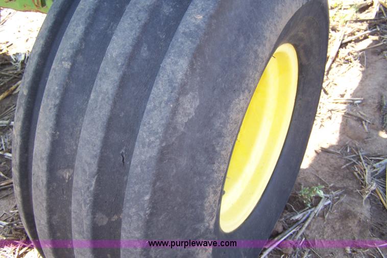 image for item 7285 1982 John Deere 4840 tractor