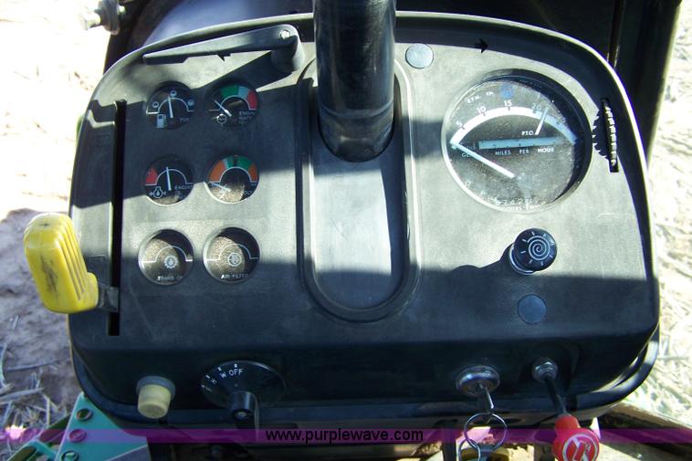 image for item 7285 1982 John Deere 4840 tractor