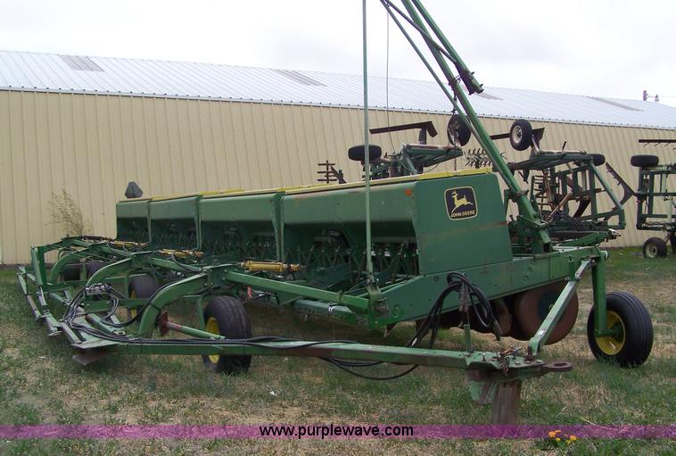 image for item 7376 John Deere 9300 hoe drill