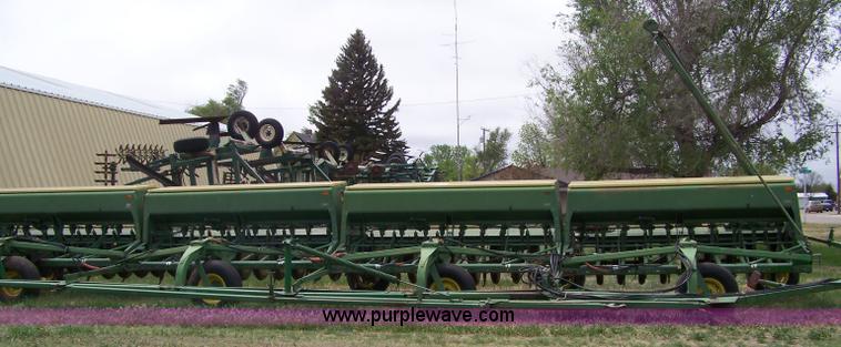 image for item 7376 John Deere 9300 hoe drill