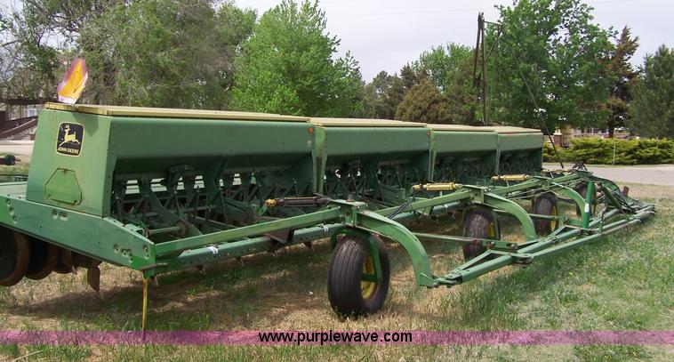 image for item 7376 John Deere 9300 hoe drill