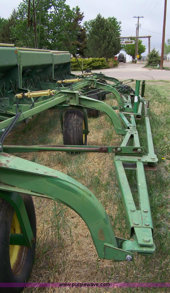 image for item 7376 John Deere 9300 hoe drill