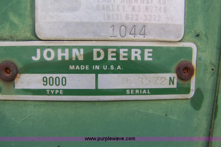 image for item 7376 John Deere 9300 hoe drill