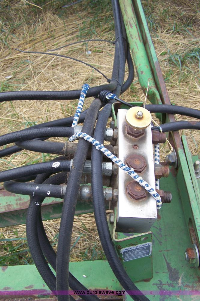 image for item 7376 John Deere 9300 hoe drill