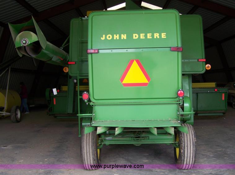 image for item 7383 1972 John Deere 6600 combine