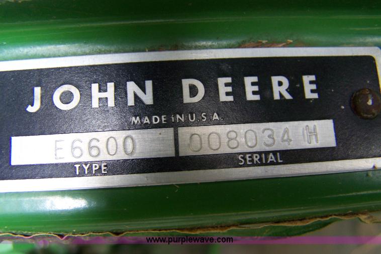 image for item 7383 1972 John Deere 6600 combine