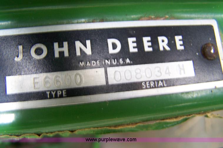 image for item 7383 1972 John Deere 6600 combine