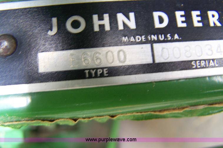 image for item 7383 1972 John Deere 6600 combine