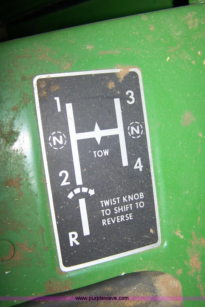 image for item 7383 1972 John Deere 6600 combine