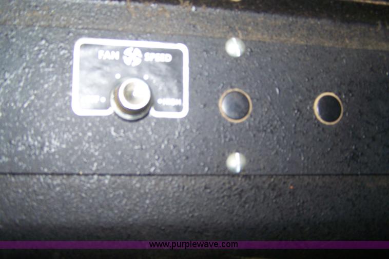 image for item 7383 1972 John Deere 6600 combine