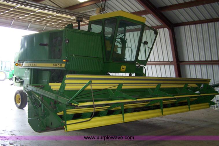 image for item 7389 1972 John Deere 6600 combine