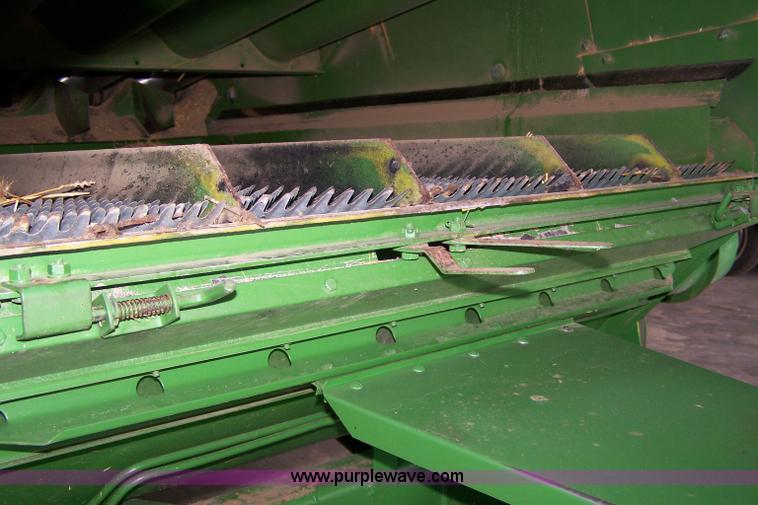 image for item 7389 1972 John Deere 6600 combine