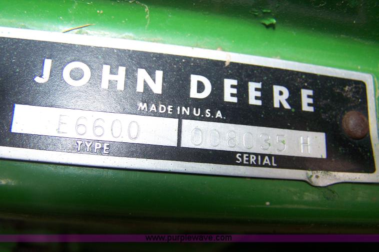 image for item 7389 1972 John Deere 6600 combine