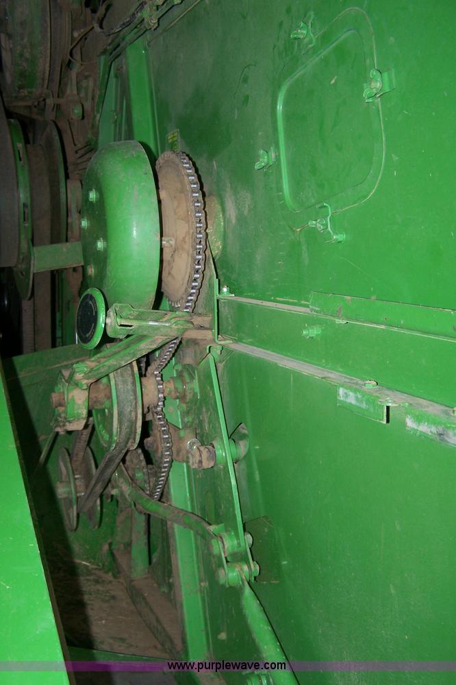 image for item 7389 1972 John Deere 6600 combine