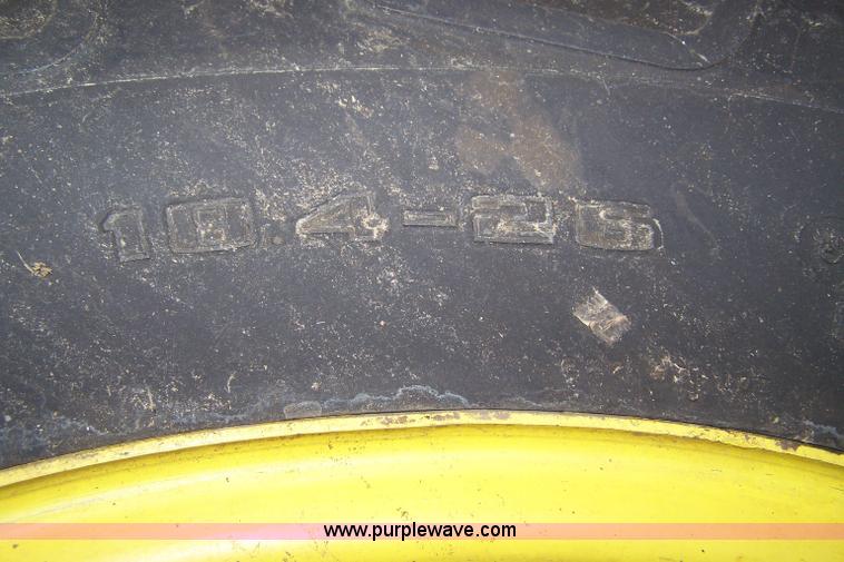 image for item 7389 1972 John Deere 6600 combine