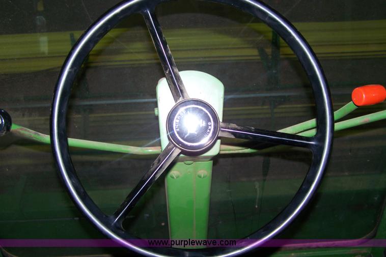 image for item 7389 1972 John Deere 6600 combine