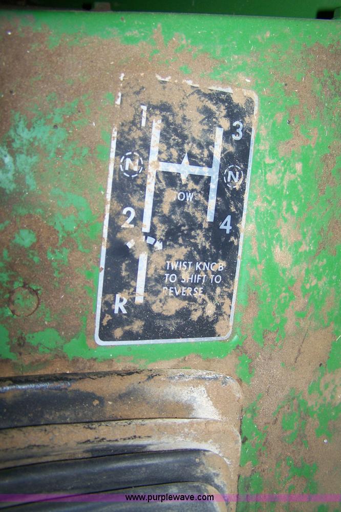 image for item 7389 1972 John Deere 6600 combine