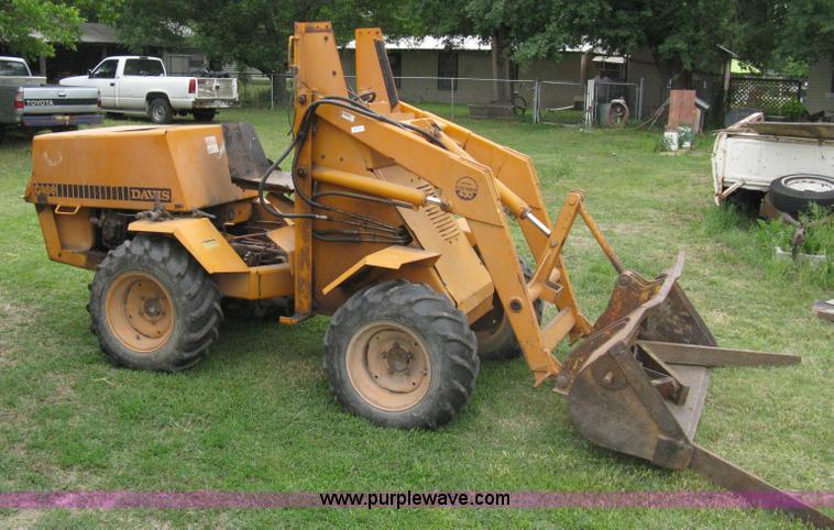 image for item 8091 Case Davis 430 Scat Back loader