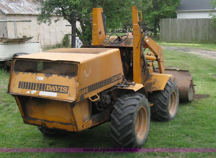 image for item 8091 Case Davis 430 Scat Back loader