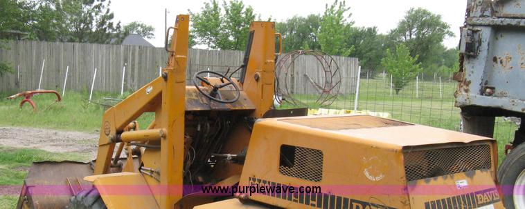 image for item 8091 Case Davis 430 Scat Back loader