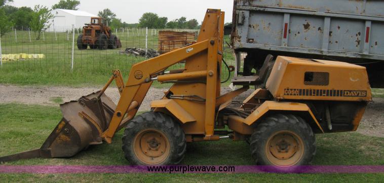 image for item 8091 Case Davis 430 Scat Back loader