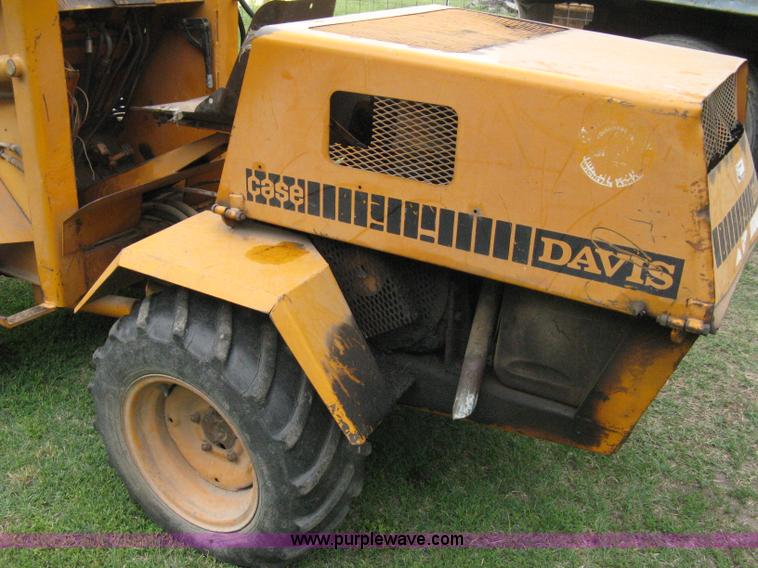 image for item 8091 Case Davis 430 Scat Back loader