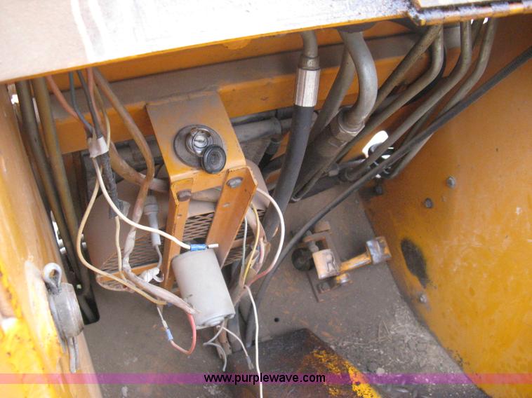 image for item 8091 Case Davis 430 Scat Back loader