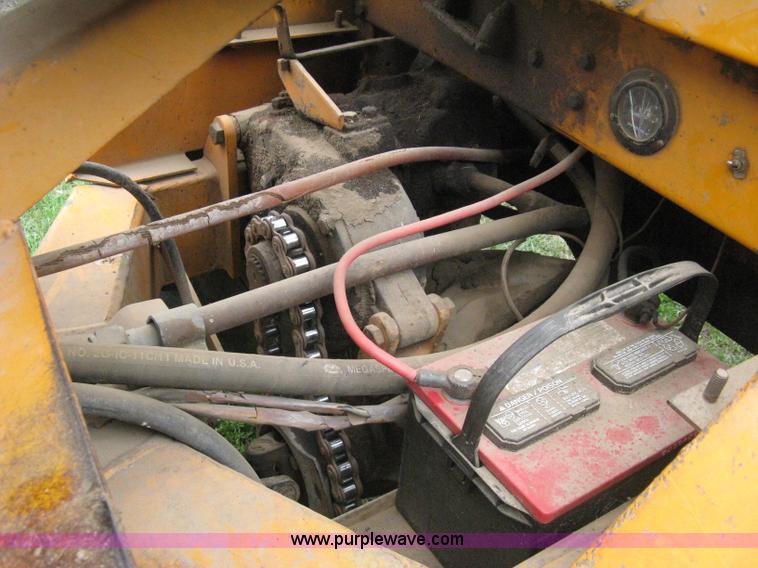 image for item 8091 Case Davis 430 Scat Back loader