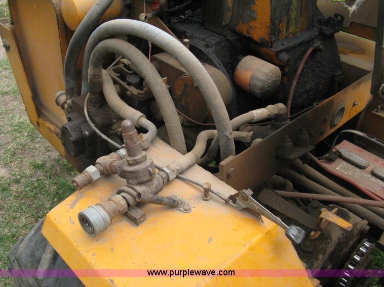 image for item 8091 Case Davis 430 Scat Back loader