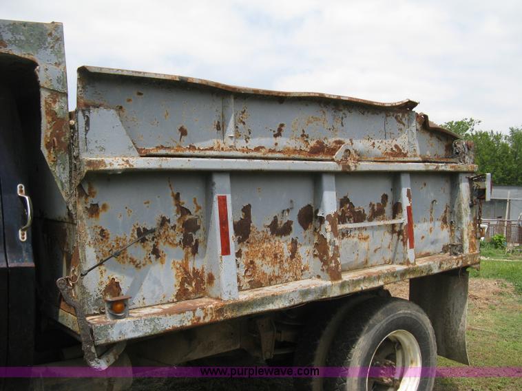 image for item 8096 1973 Chevrolet C60 dump truck