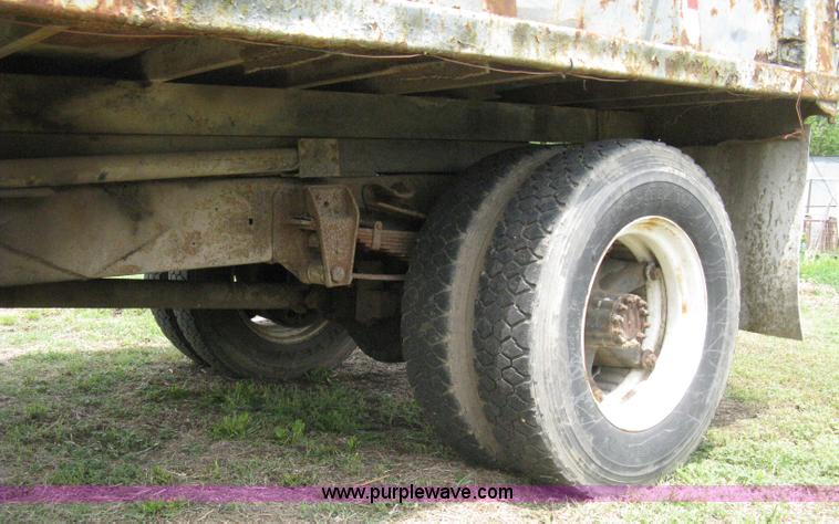 image for item 8096 1973 Chevrolet C60 dump truck