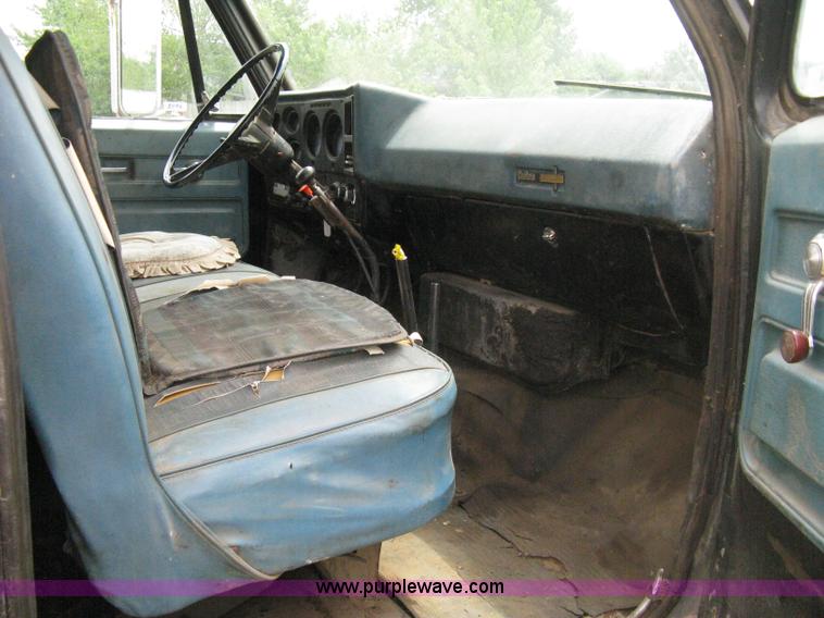 image for item 8096 1973 Chevrolet C60 dump truck